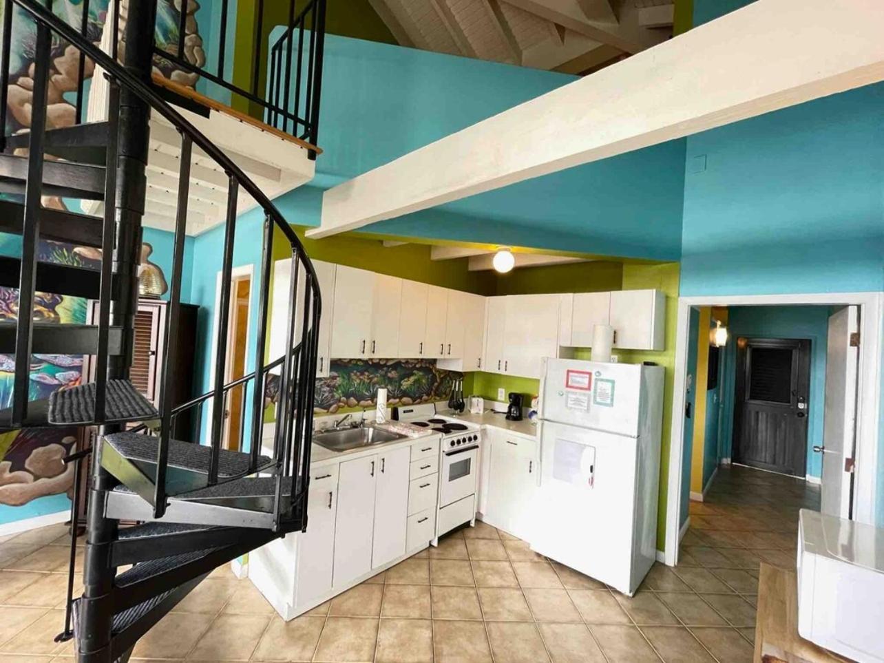 Villa Harbor View 2Bed 1Bath Loft In Downtown Red Hook! à East End  Extérieur photo